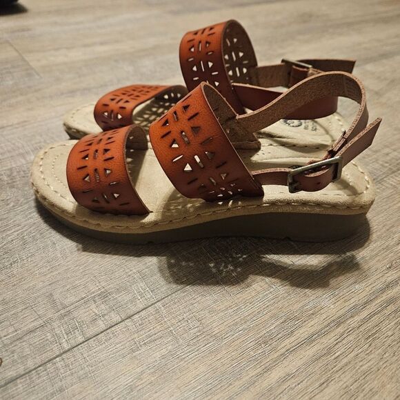 Earth spirit sandals size 8 worn once - Picture 3 of 7